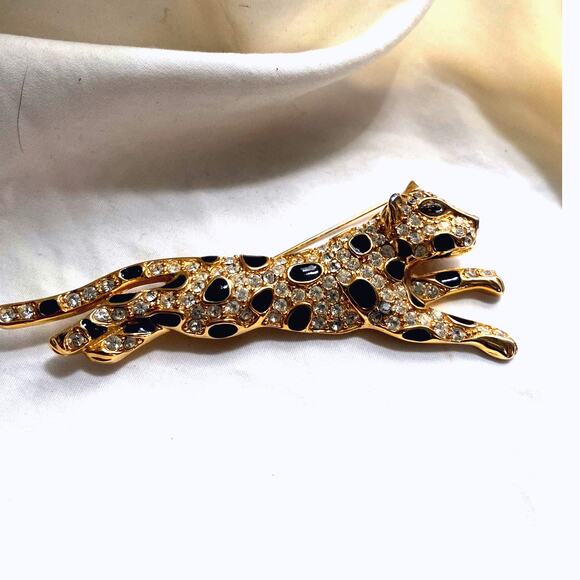 Vintage signed Trifari, leopard brooch, gold tone with black enamel, 4inch pin - Picture 12 of 12